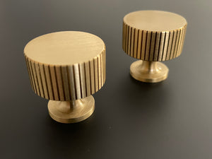 
                  
                    Brando - Modern Solid Brass Cabinet Knob and Pull with Linear Accent
                  
                