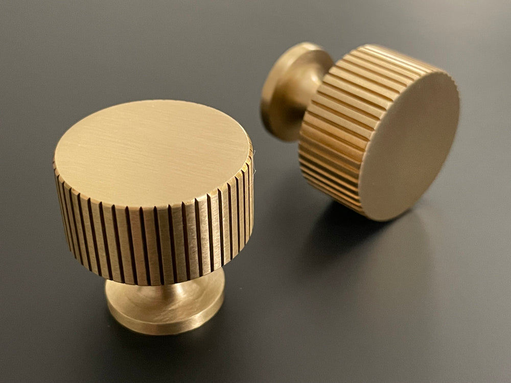 
                  
                    Brando - Modern Solid Brass Cabinet Knob and Pull with Linear Accent
                  
                