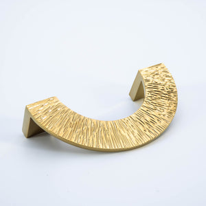 
                  
                    Neoma - Sleek Curved Antique Brass Modern Cabinet Pull
                  
                