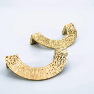 
                  
                    Neoma - Sleek Curved Antique Brass Modern Cabinet Pull
                  
                