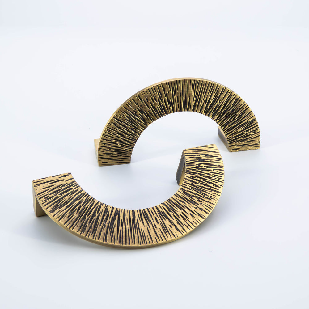 
                  
                    Neoma - Sleek Curved Antique Brass Modern Cabinet Pull
                  
                