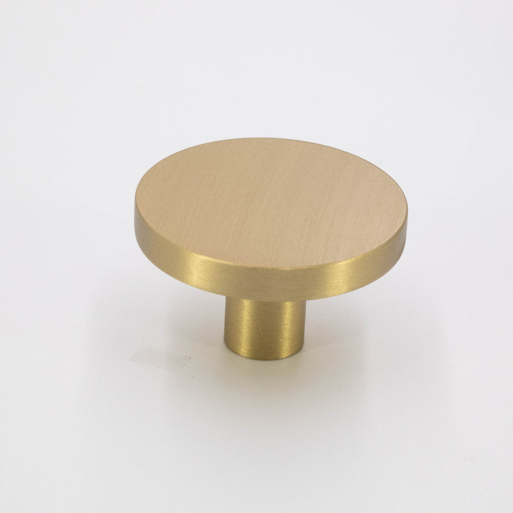 
                  
                    Traditional Round Knob- Brass Cabinet Pull
                  
                